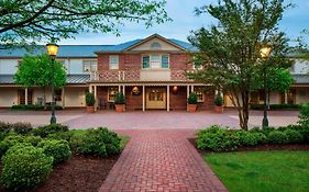 Williamsburg Lodge, Autograph Collection
